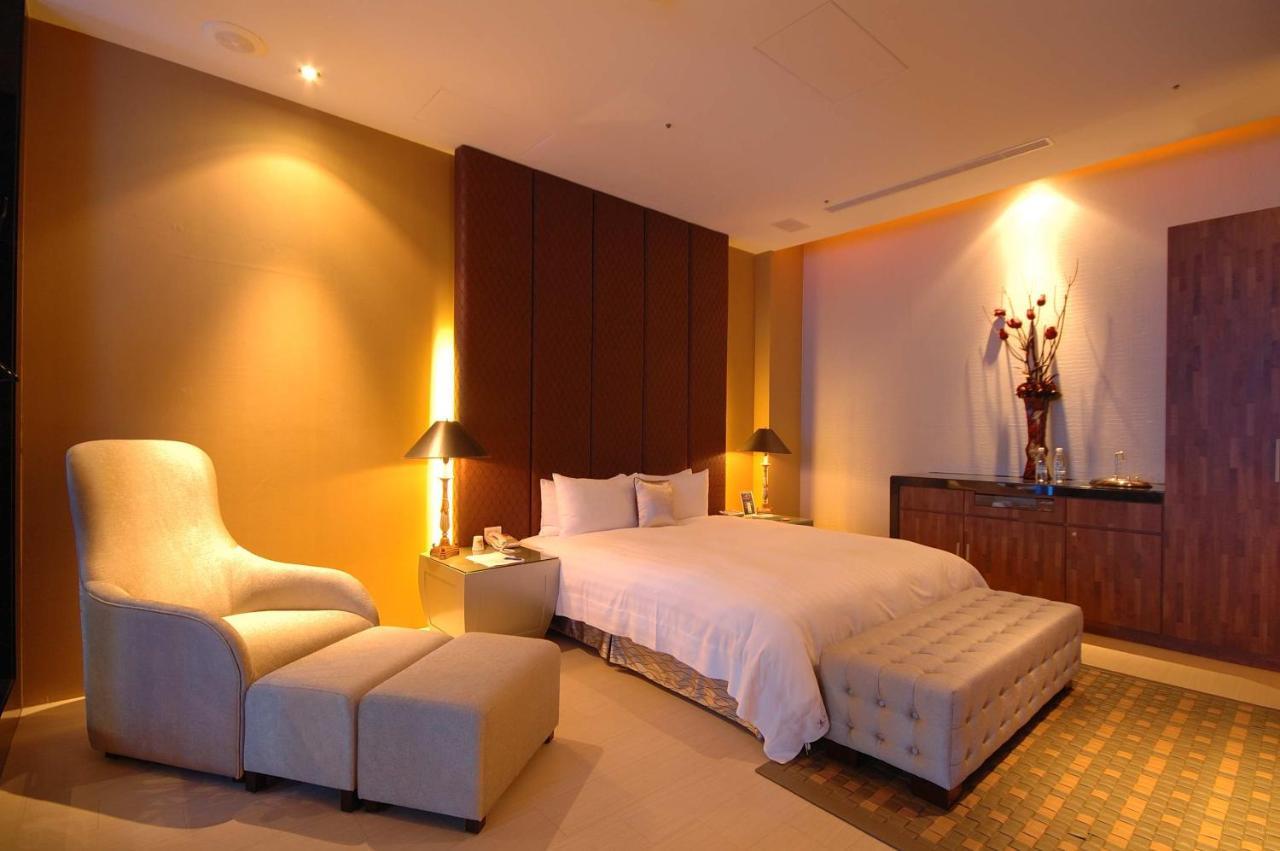 Dubai Motel Yilan Ngoại thất bức ảnh