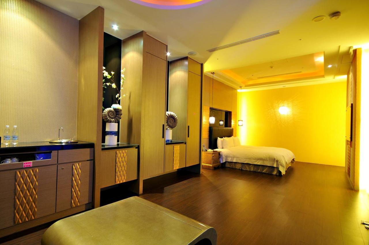 Dubai Motel Yilan Ngoại thất bức ảnh