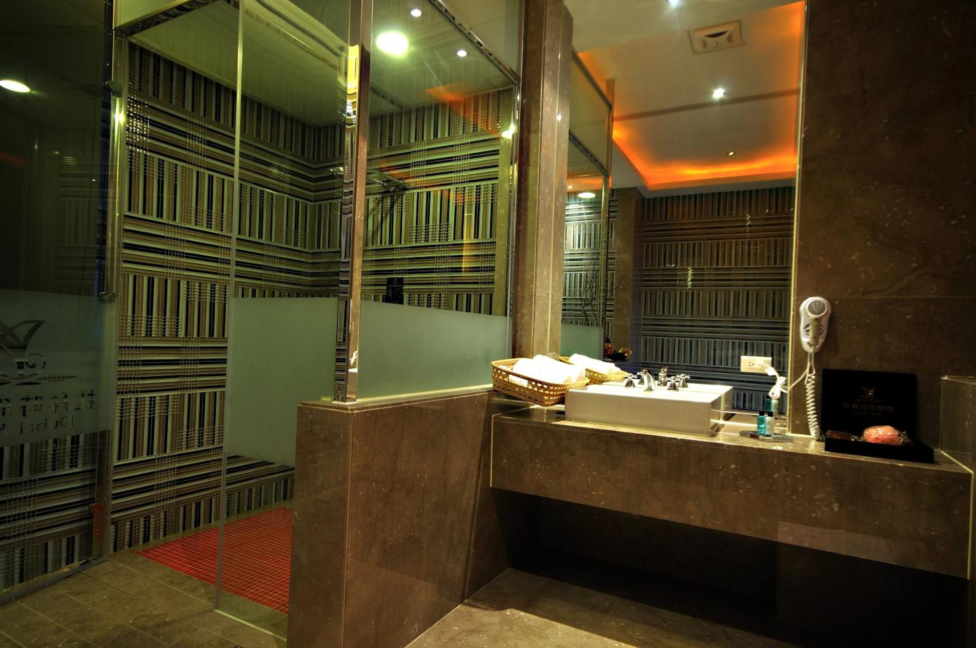 Dubai Motel Yilan Ngoại thất bức ảnh