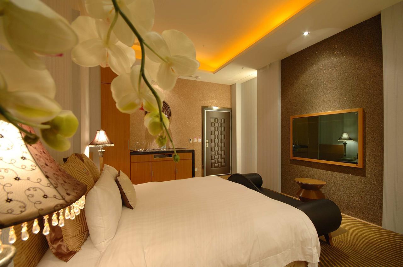 Dubai Motel Yilan Ngoại thất bức ảnh