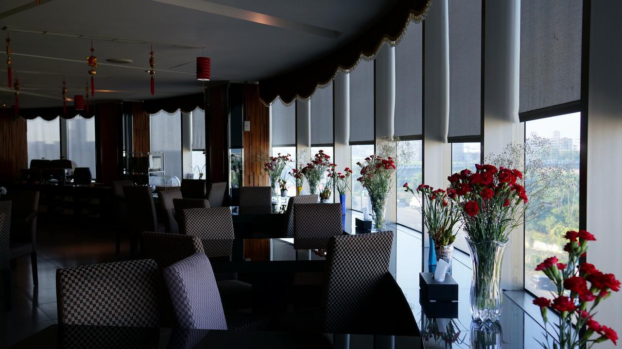 Dubai Motel Yilan Ngoại thất bức ảnh
