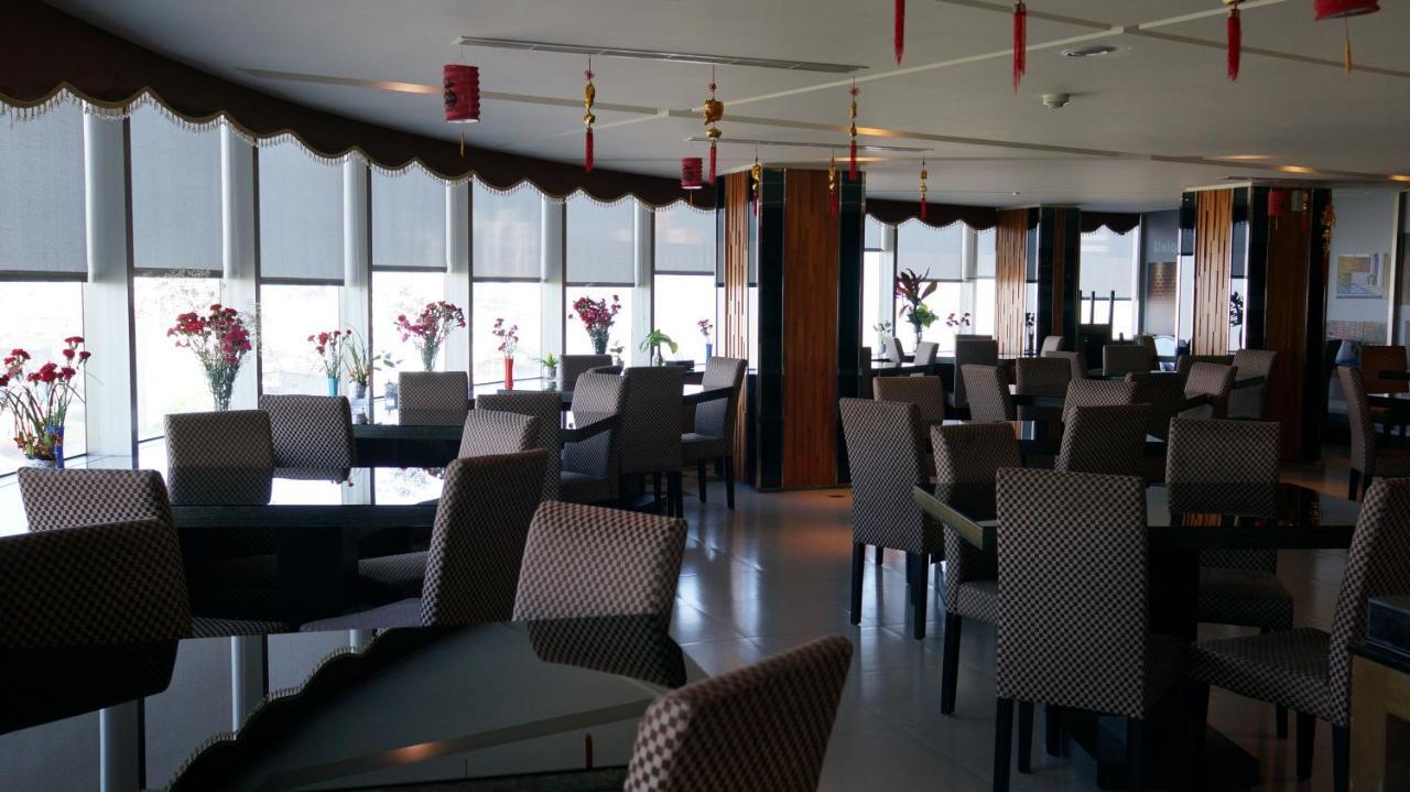 Dubai Motel Yilan Ngoại thất bức ảnh